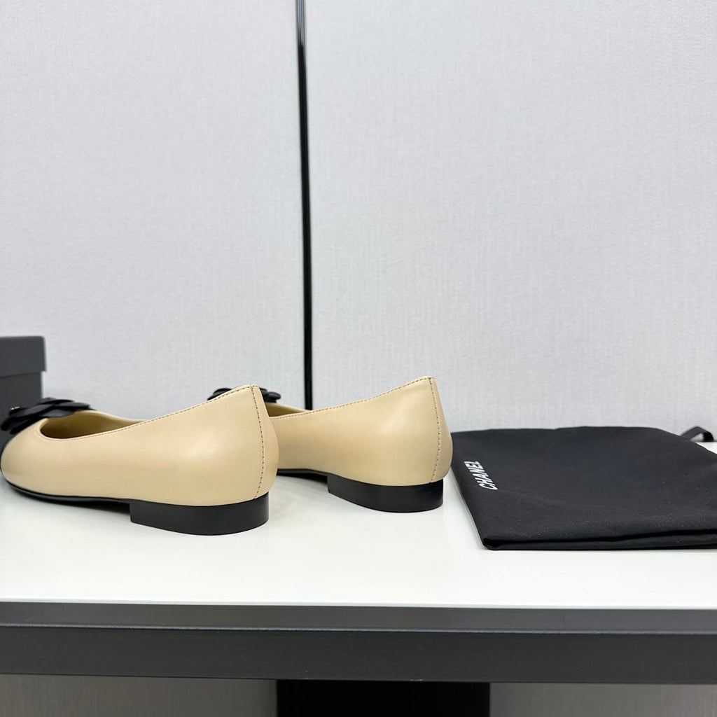ballet flat flower cream calfskin black patent calfskin