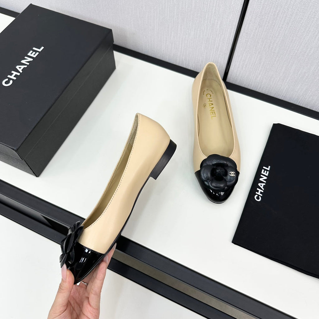 ballet flat flower beige calfskin black patent calfskin