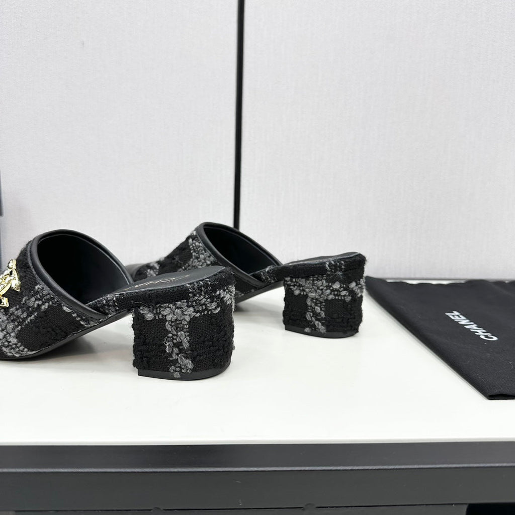 CC HIGH MULE IN BLACK WOOL TWEED AND CALFSKIN GOLD HARDWARE