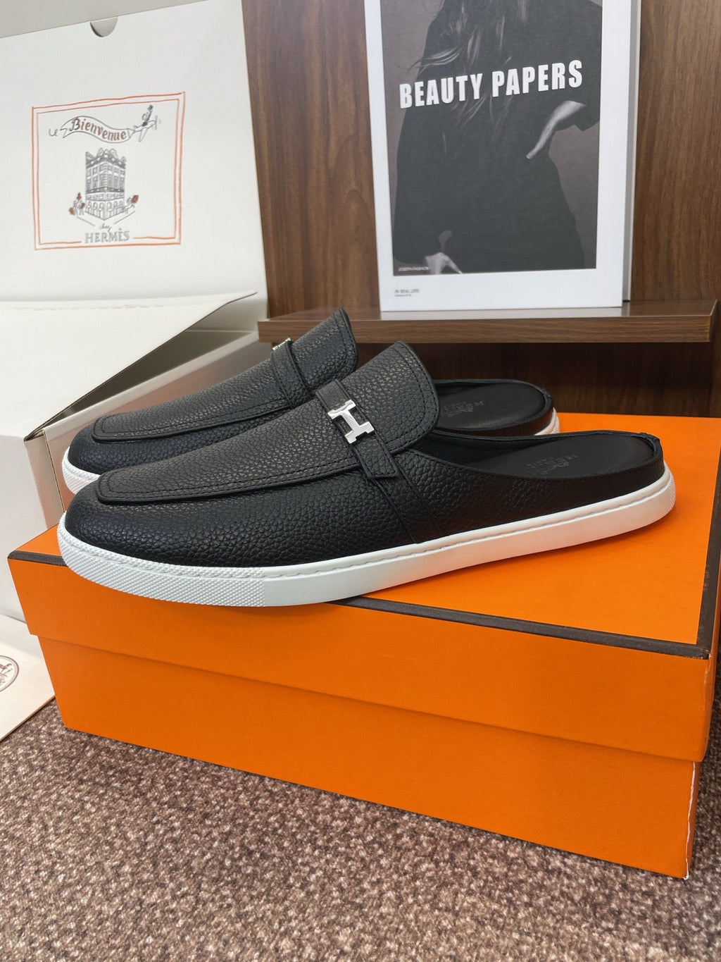 HM OZ Mule Black Calfskin 372938