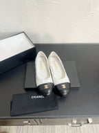 CC Ballet Flats In White Mix Black Quilted Lambskin 949711
