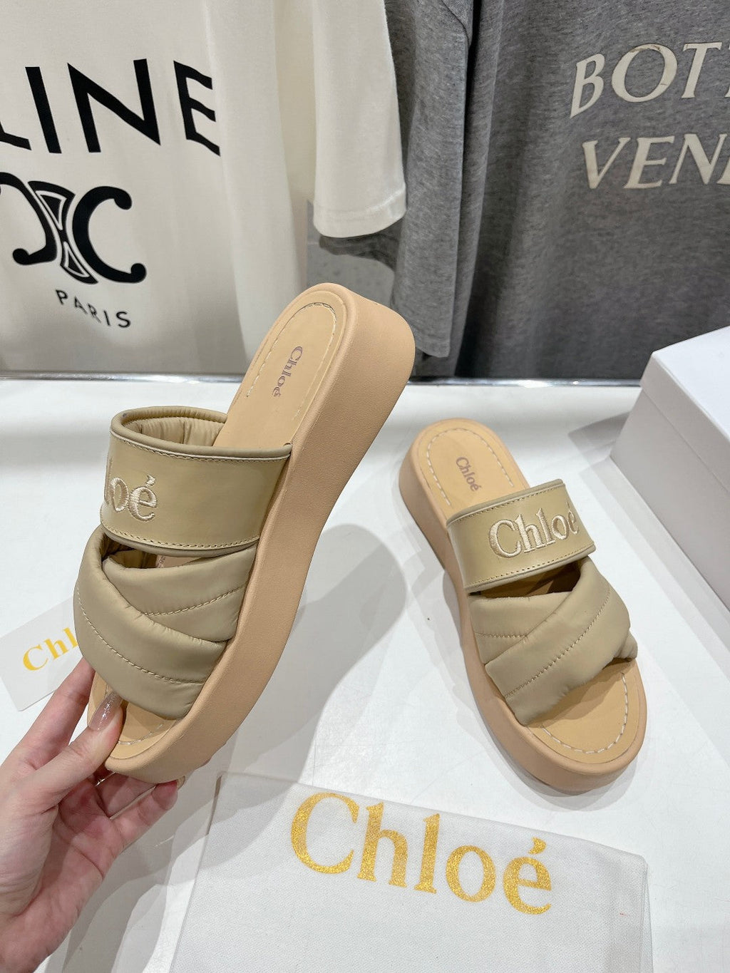 CHLOÉ MILA PLATFORM 5 CM IN OYSTER GREY NYLON WITH EMBROIDERED LOGO
