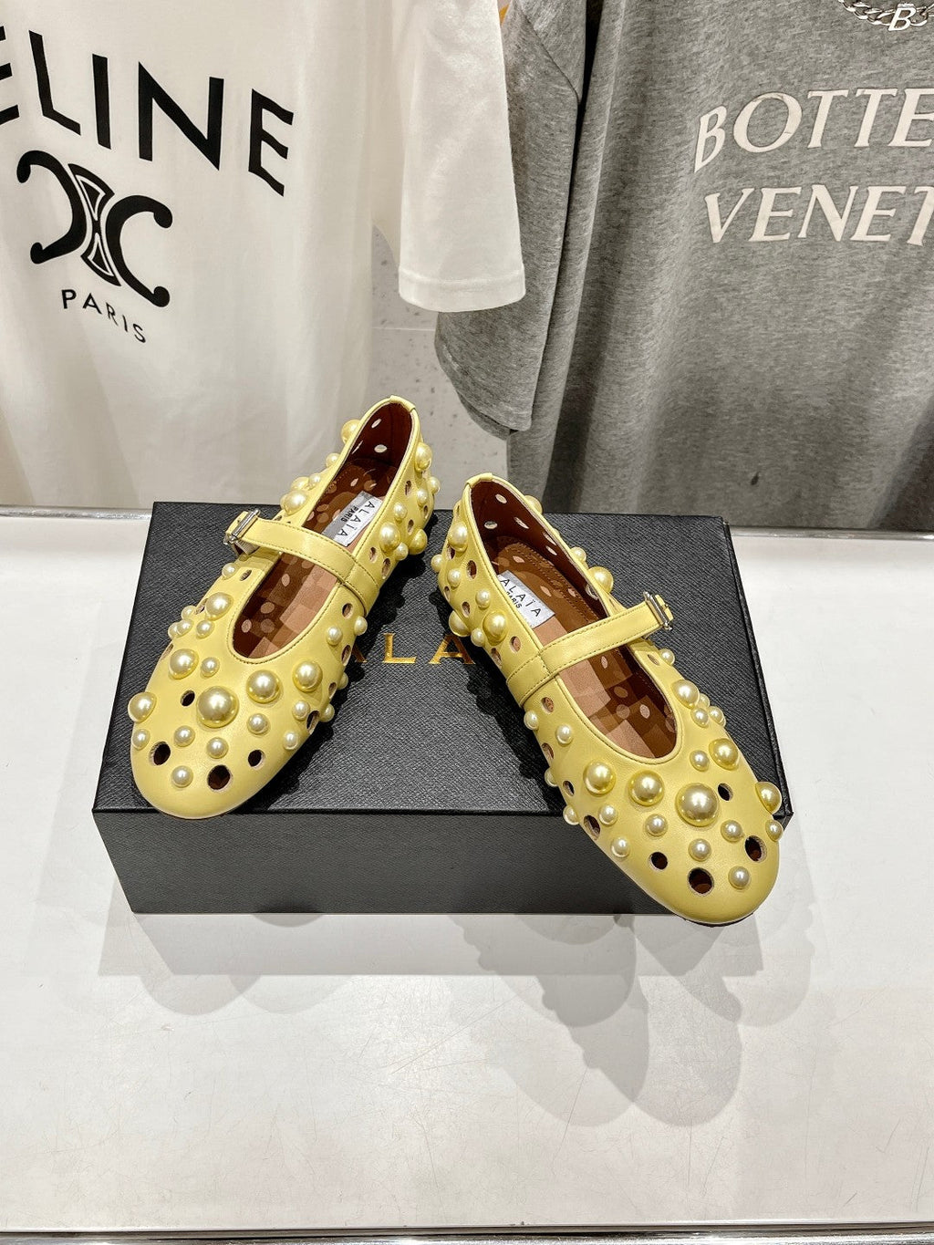 ALAIA PEARL MARY JANE SHOES IN YELLOW CORN LAMBSKIN