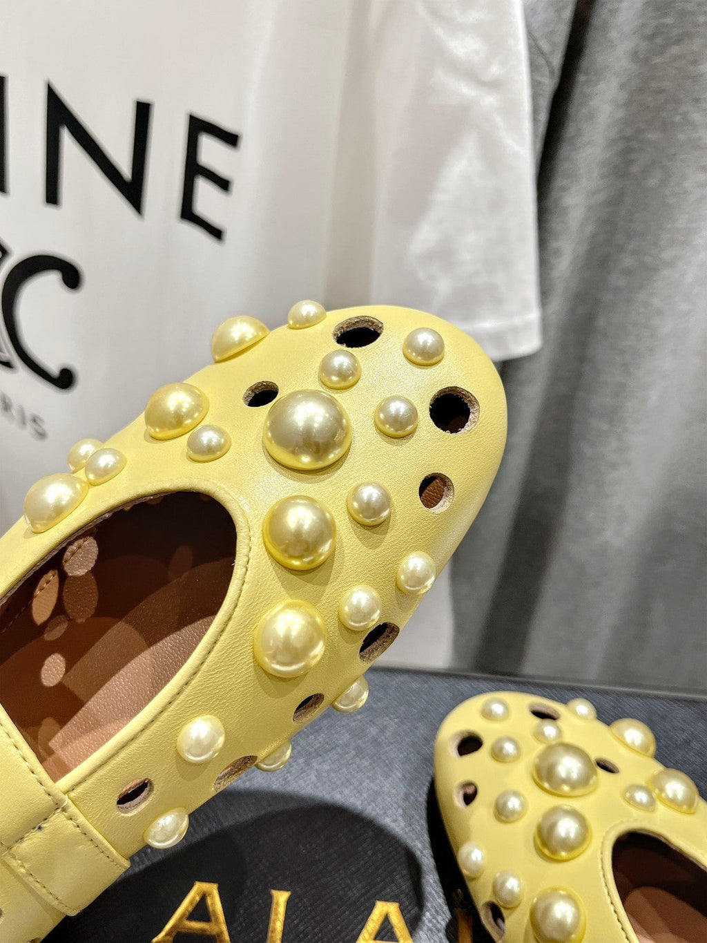 ALAIA PEARL MARY JANE SHOES IN YELLOW CORN LAMBSKIN