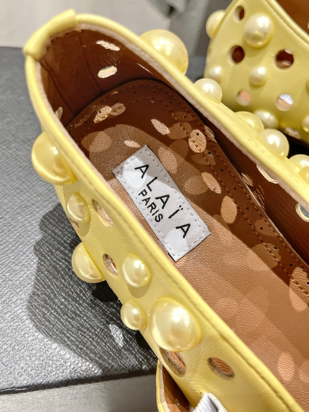 ALAIA PEARL MARY JANE SHOES IN YELLOW CORN LAMBSKIN