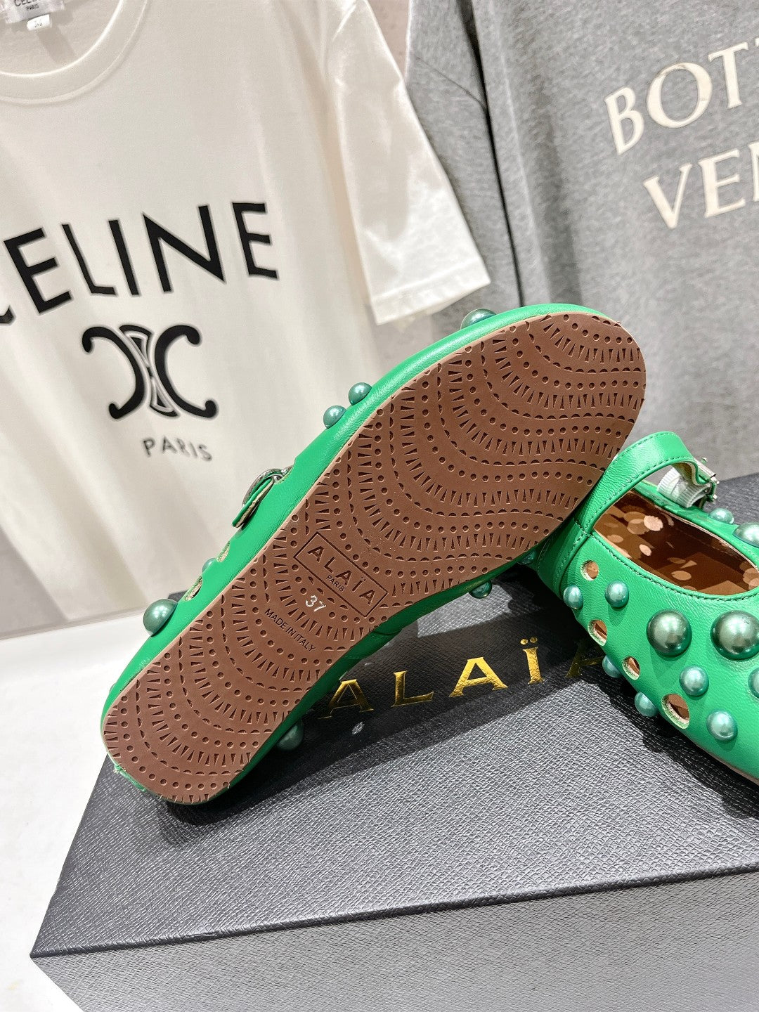 ALAIA PEARL MARY JANE SHOES IN EMERALD GREEN LAMBSKIN