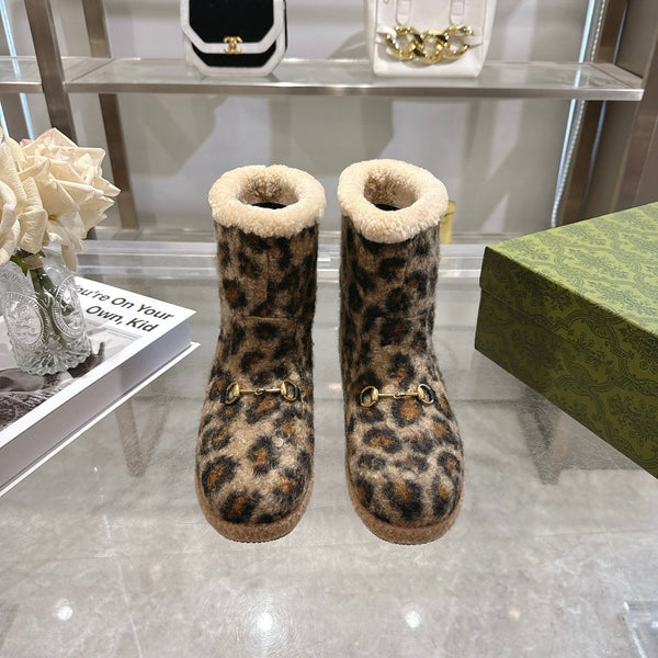 GG Horsebit Snow Leopard Woolen Fleece 576258