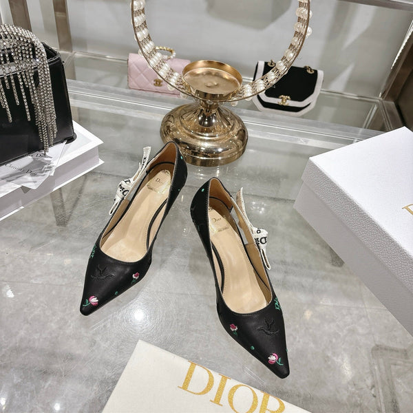 CD 26 High Heel Pump Flower 25 Black Sheepskin Ribbon 679714