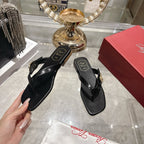 Roger Vivier 26s Thong Black Cowhide 679815
