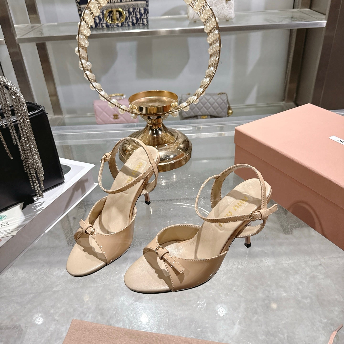 Miu Sandal With Buckle Beige Patent Leather 751324