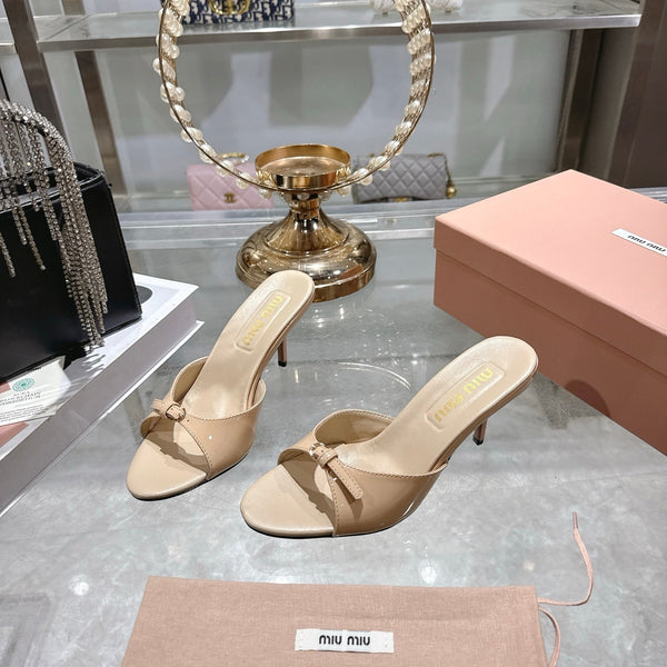 Miu Mules With Buckle Beige Patent Leather 751334