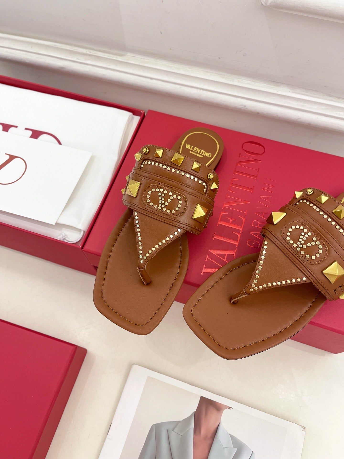 Plaster Caster Buffalo Thong Sandal Tan Calfskin And Cowhide 307477