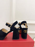 VT Garavani 25 Platform Black Suede 330964
