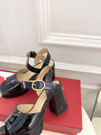 VT Garavani 25 Platform Black Cow Patent Leather 330967