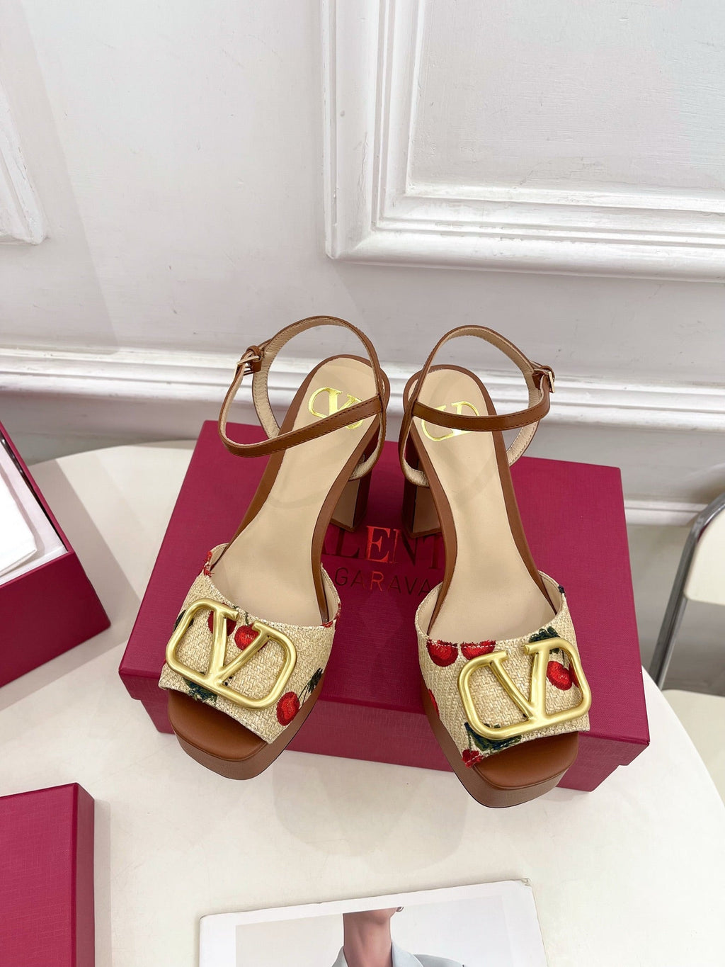 VT 25 Vlogo Platform Sandals Cherry Ankle Calfskin 330980