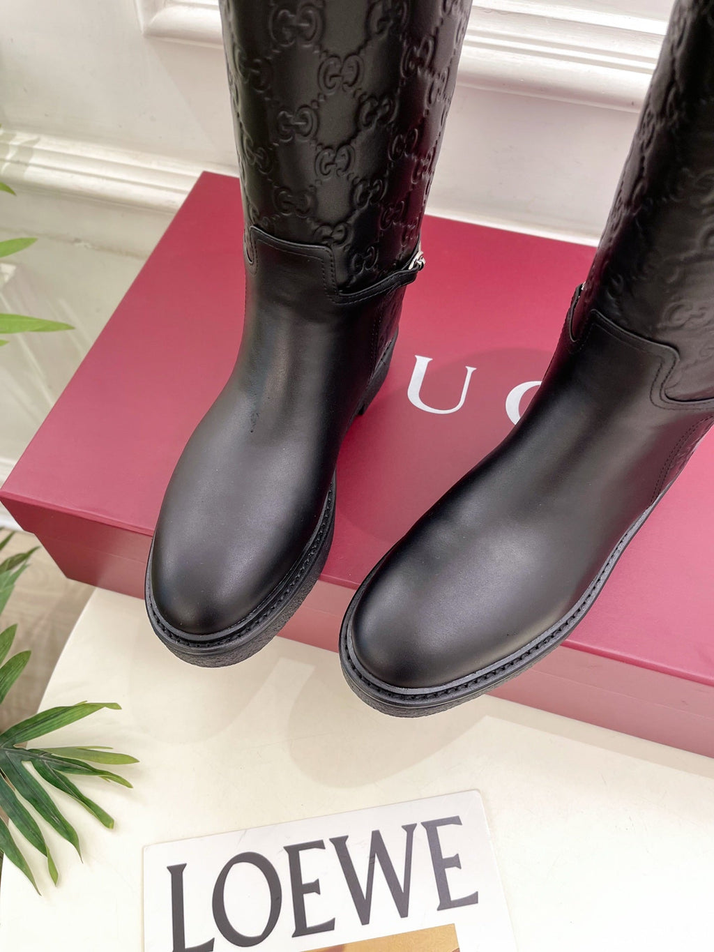 Gucci 25???? Horsebit Detail Logo Black Calfskin 435373