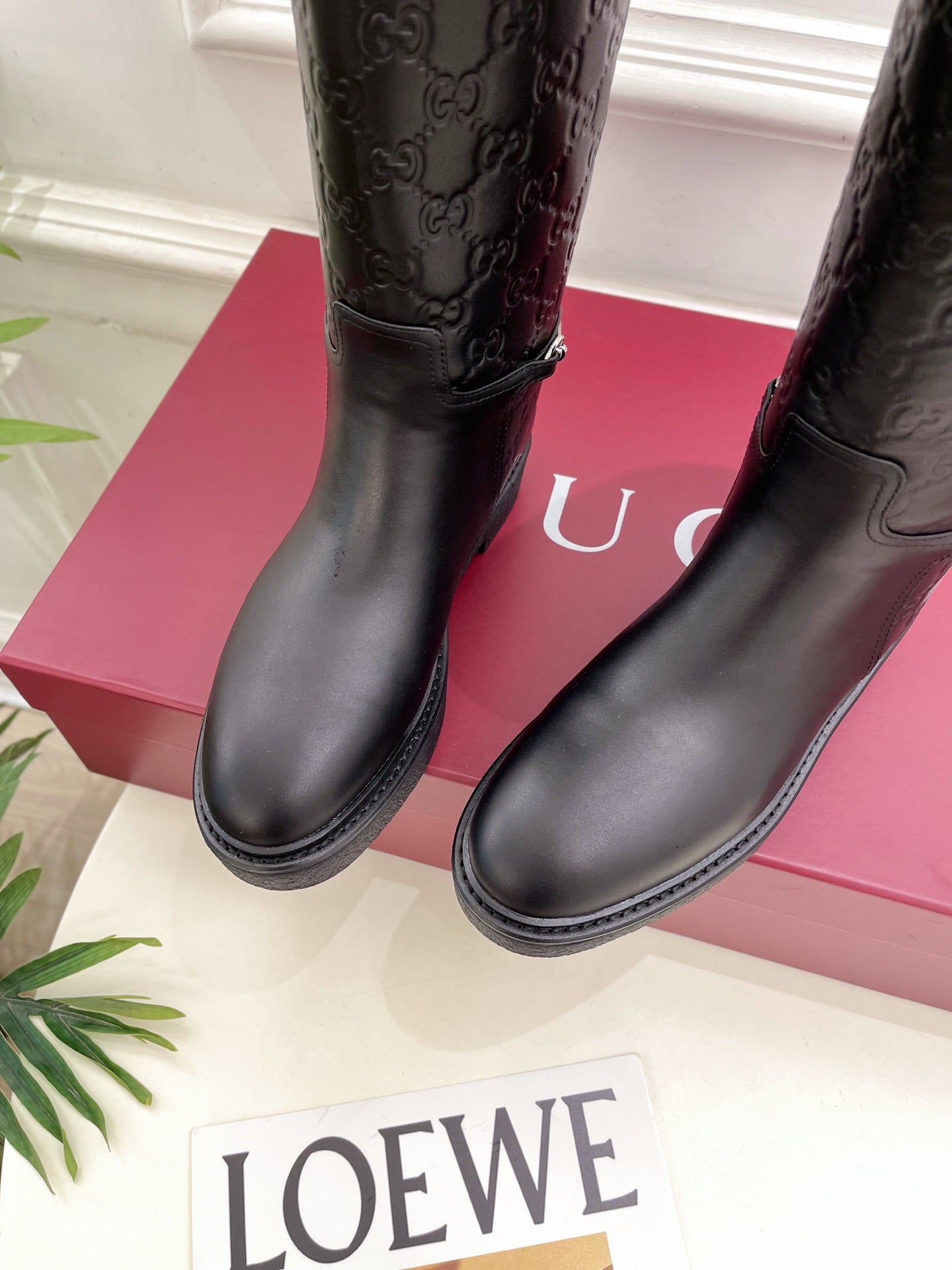 Gucci 25???? Horsebit Detail Logo Black Calfskin 435373