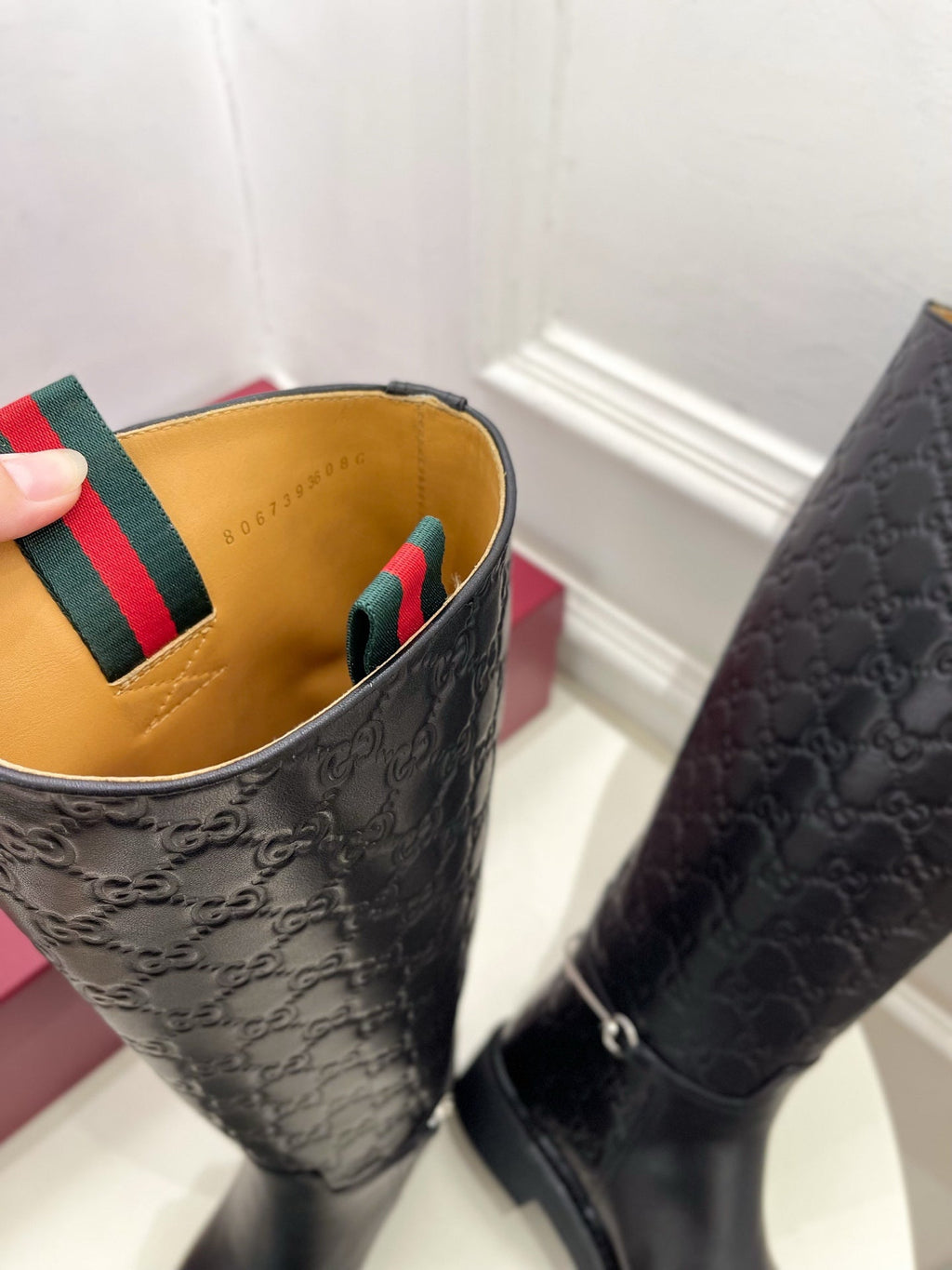 Gucci 25???? Horsebit Detail Logo Black Calfskin 435373