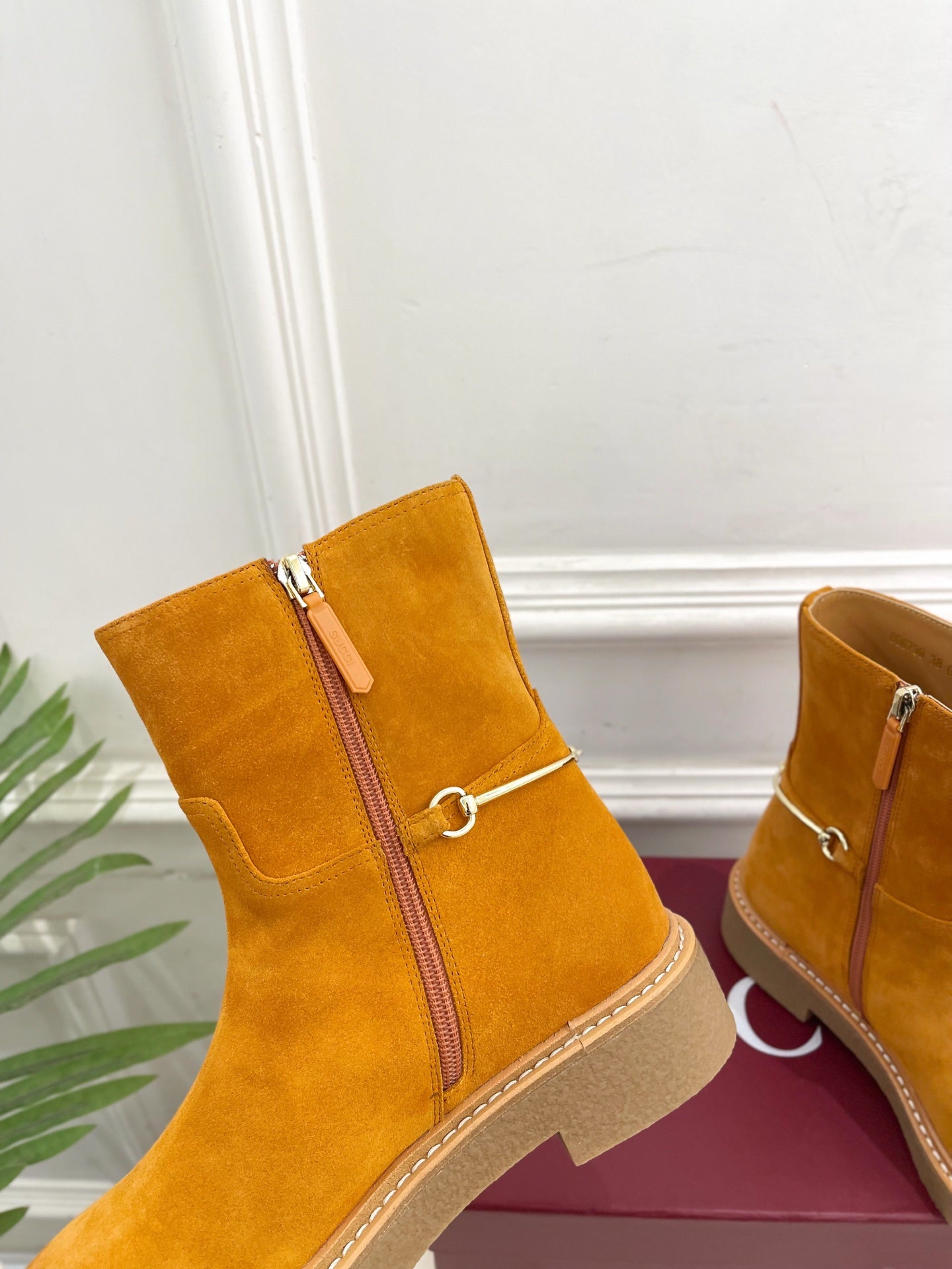 Gucci 25???? horsebit ankle boots mustard yellow suede 435377