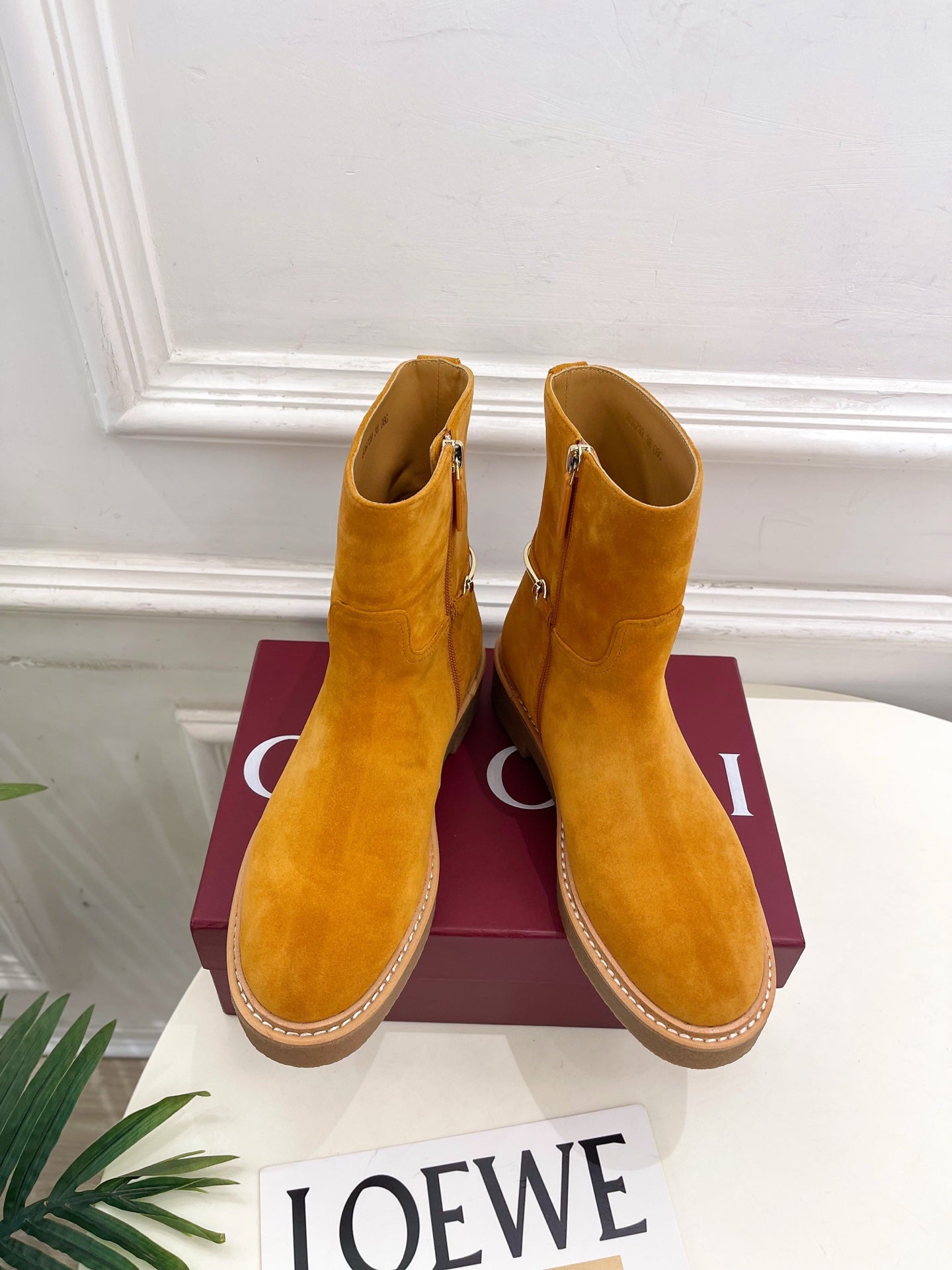 Gucci 25???? horsebit ankle boots mustard yellow suede 435377