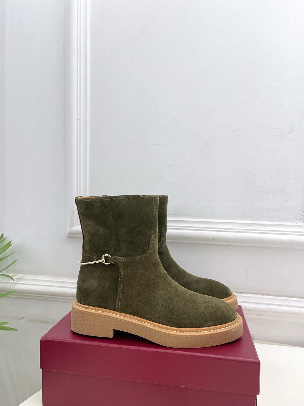 Gucci 25???? horsebit ankle boots olive green suede 435378