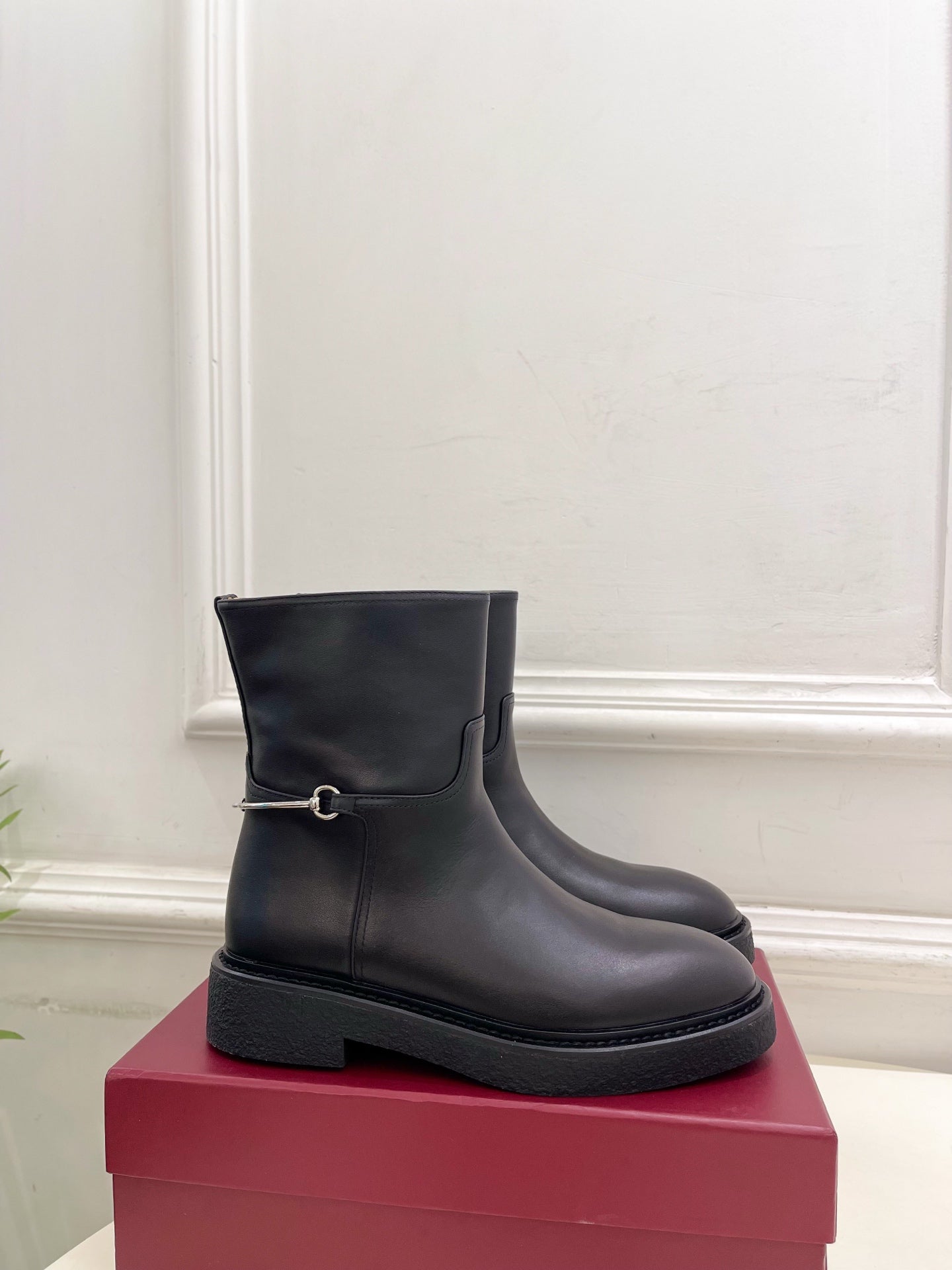 Gucci 25???? horsebit ankle boots black calfskin 435379