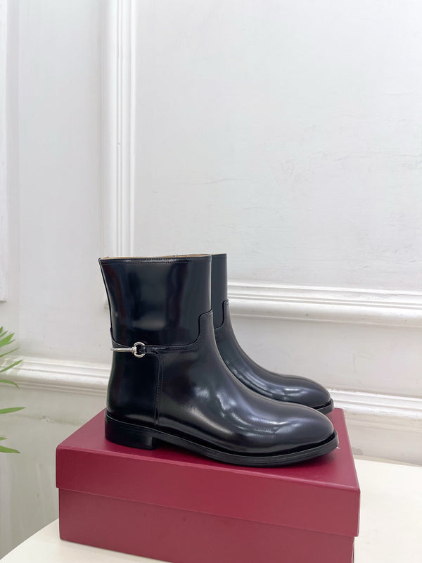 Gucci 25???? horsebit ankle boots black patent calfskin 435384