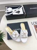 CC 26s Bow Slippers White Satin Sheepskin 586897