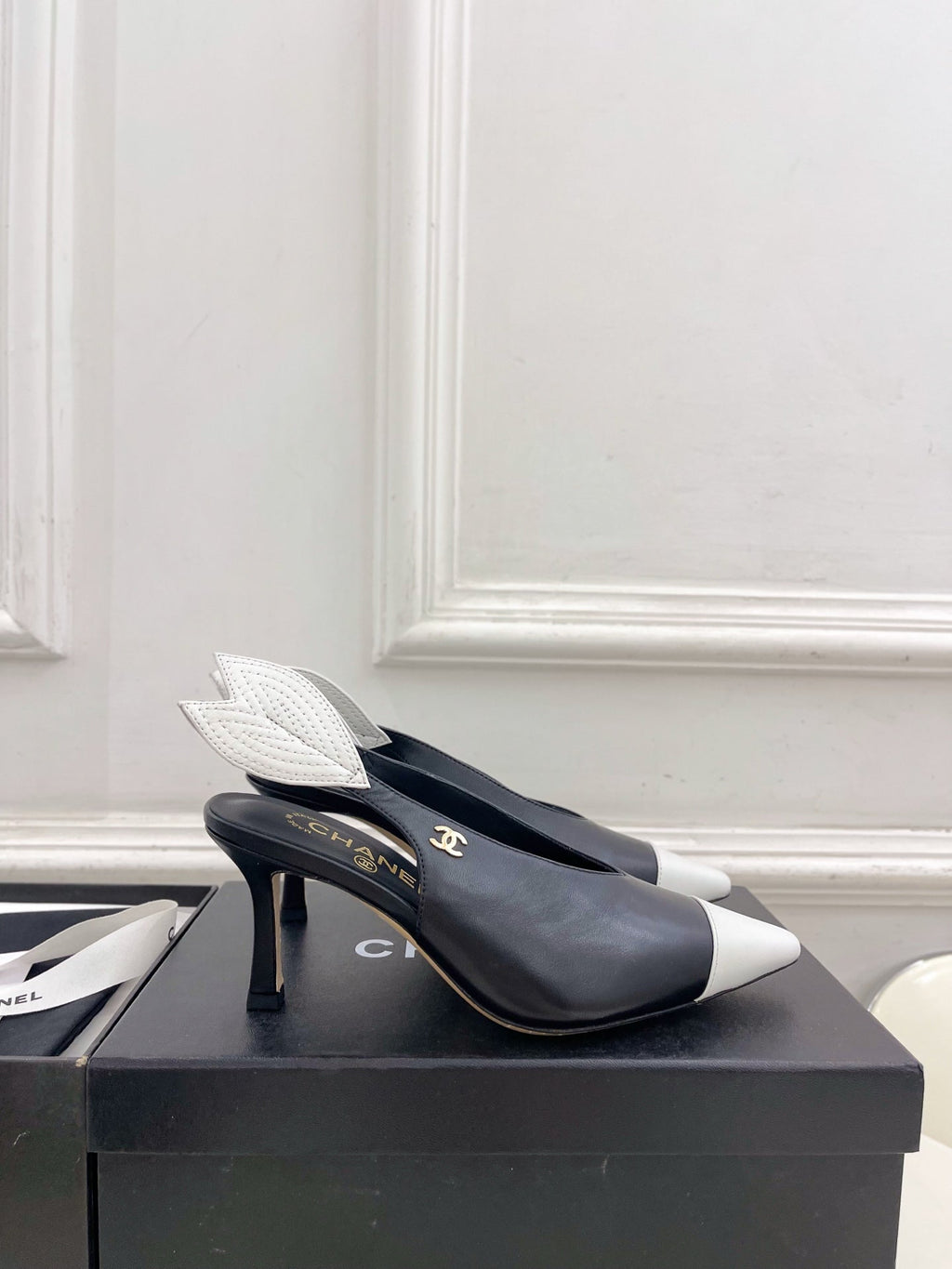 CC 26 SS Open-Back Sandals 7.5cm Black White Calfskin 586931