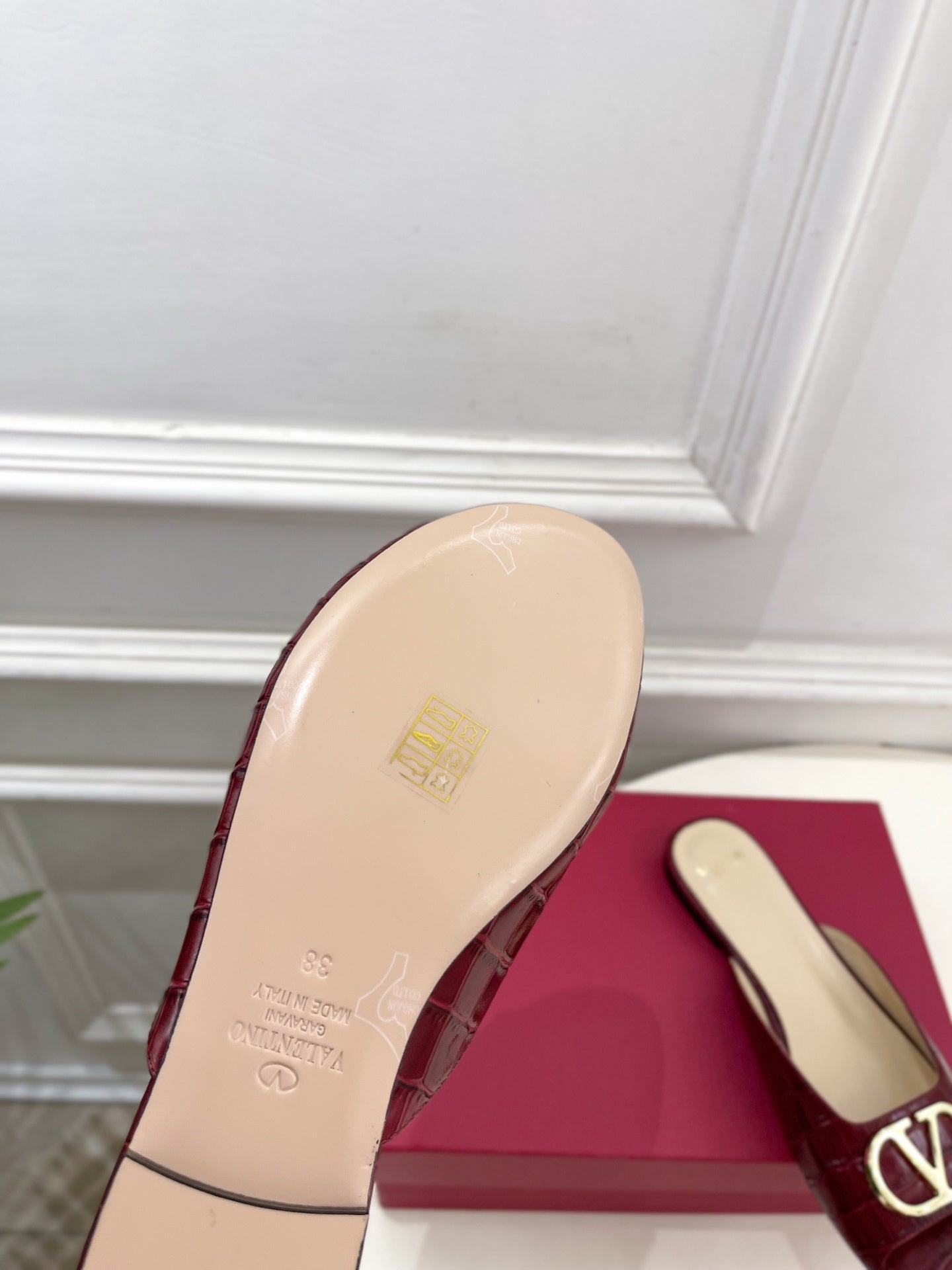 Vlogo Slides Burgundy Croc-Embossed Leather 746270