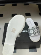 CC 26s Flat Sandals White Sheepskin Rhinestones 649521