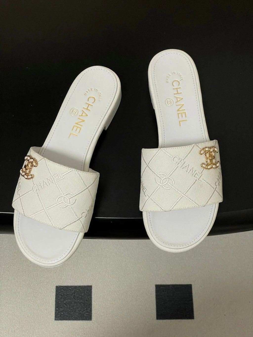 CC 26s Flat Sandals White Canvas Sheepskin Double C 649510