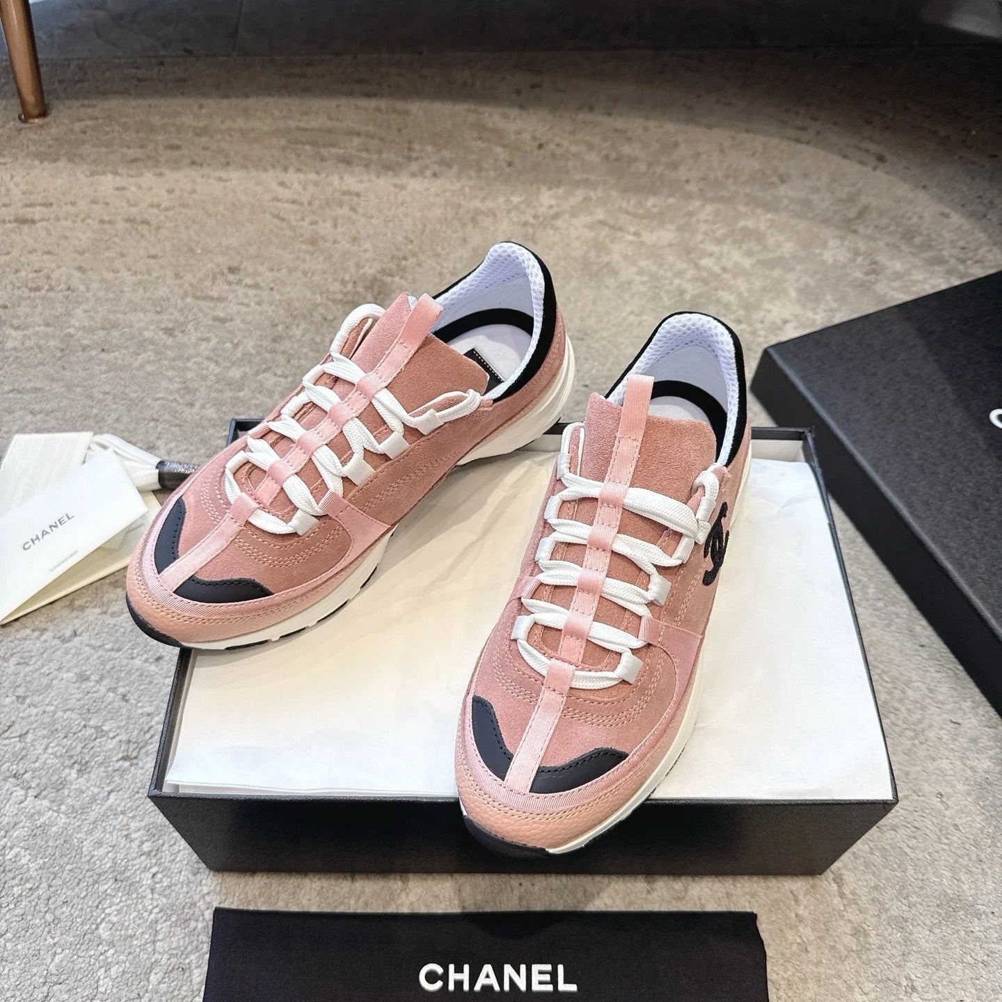 CC 26s Sneaker Light Peach Suede 647436