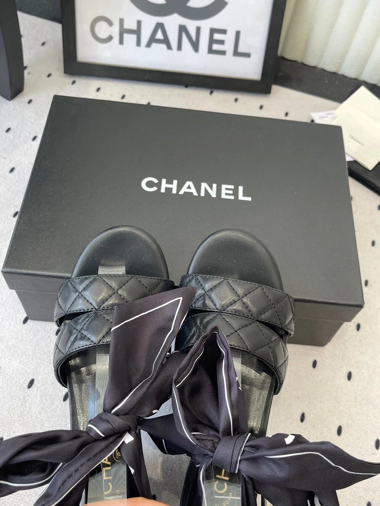 CC 26s Sandals 55 Black Sheepskin 650080