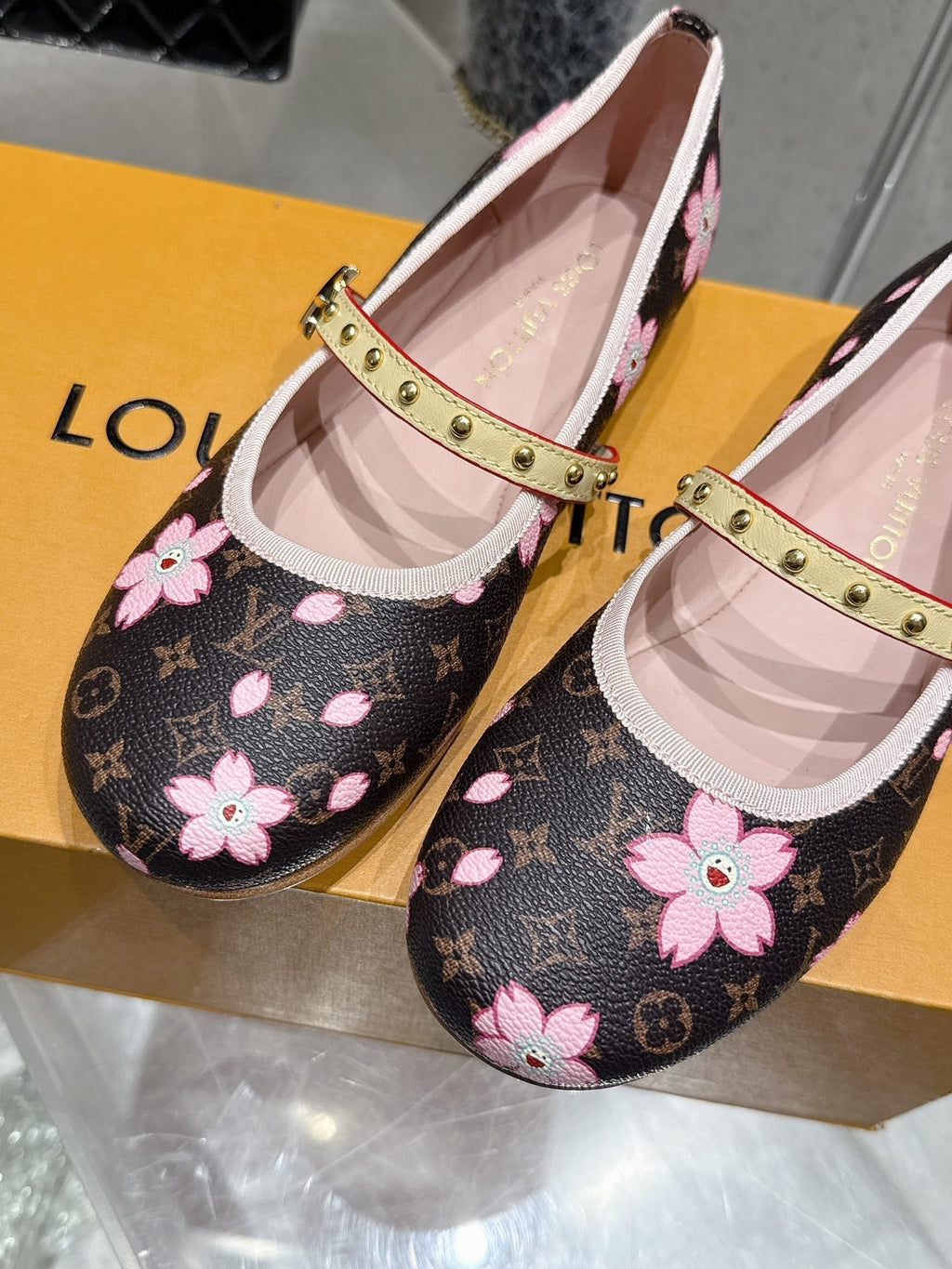 LV 26s Ballet Flats Brown Pink Monogram Leather 610839