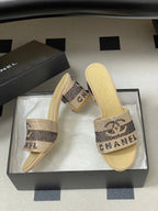 CC 26s Sandals 70 Beige Sheepskin Rhinestones 649511