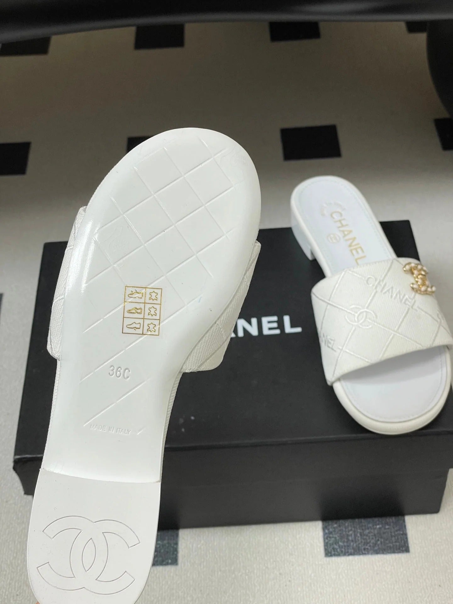 CC 26s Flat Sandals White Canvas Sheepskin Double C 649510