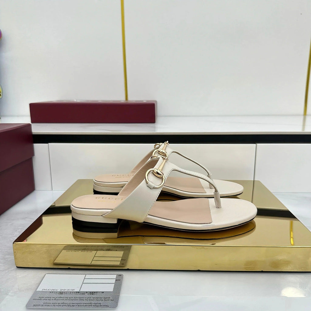 THONG SANDALS IN CREAM WHITE LAMBSKIN WITH GOLD HARDWARE