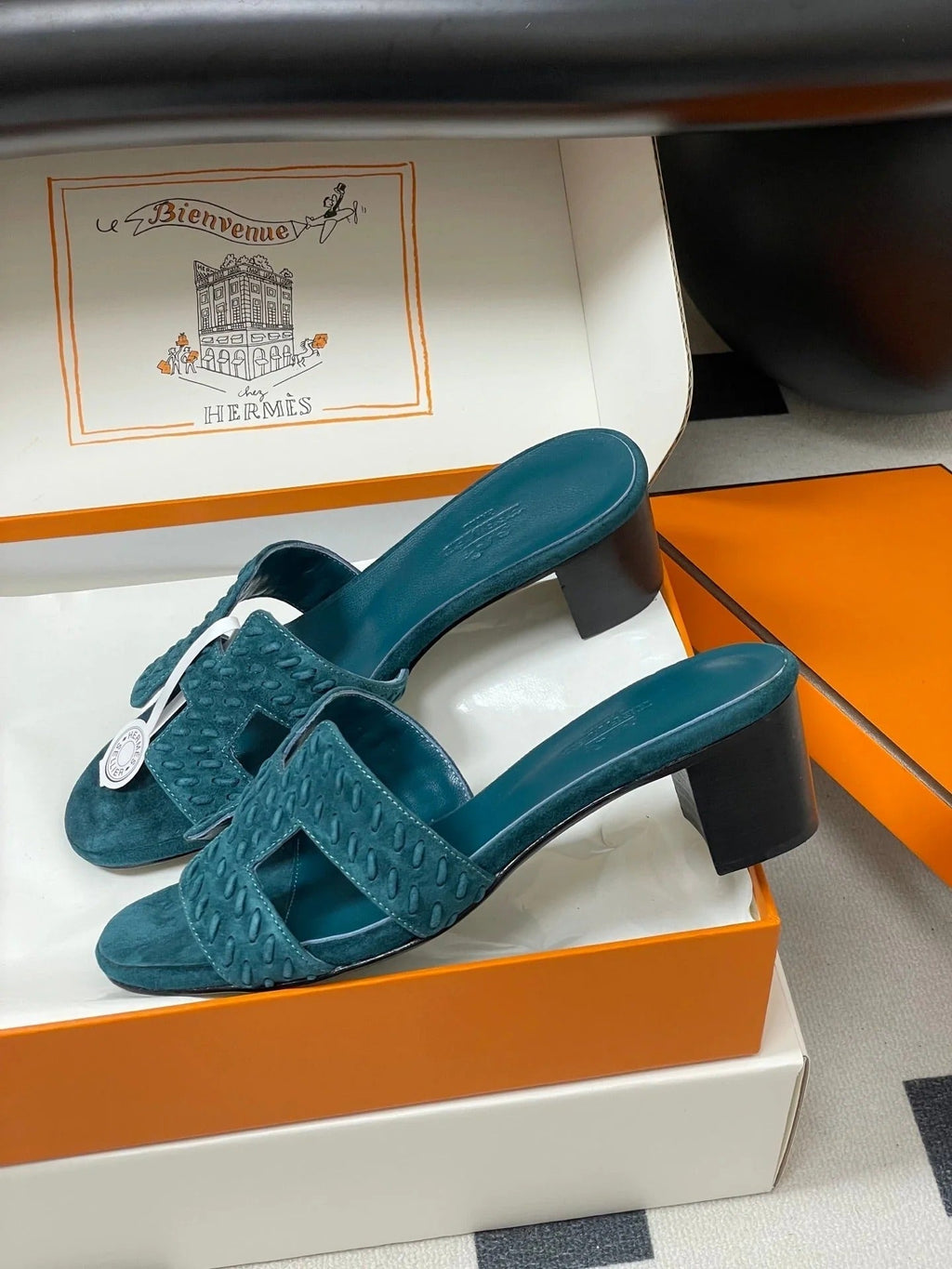 HM 25S ORAN HIGH?HEEL SANDAL IN DARK BLUE SUEDE AND LAMBSKIN