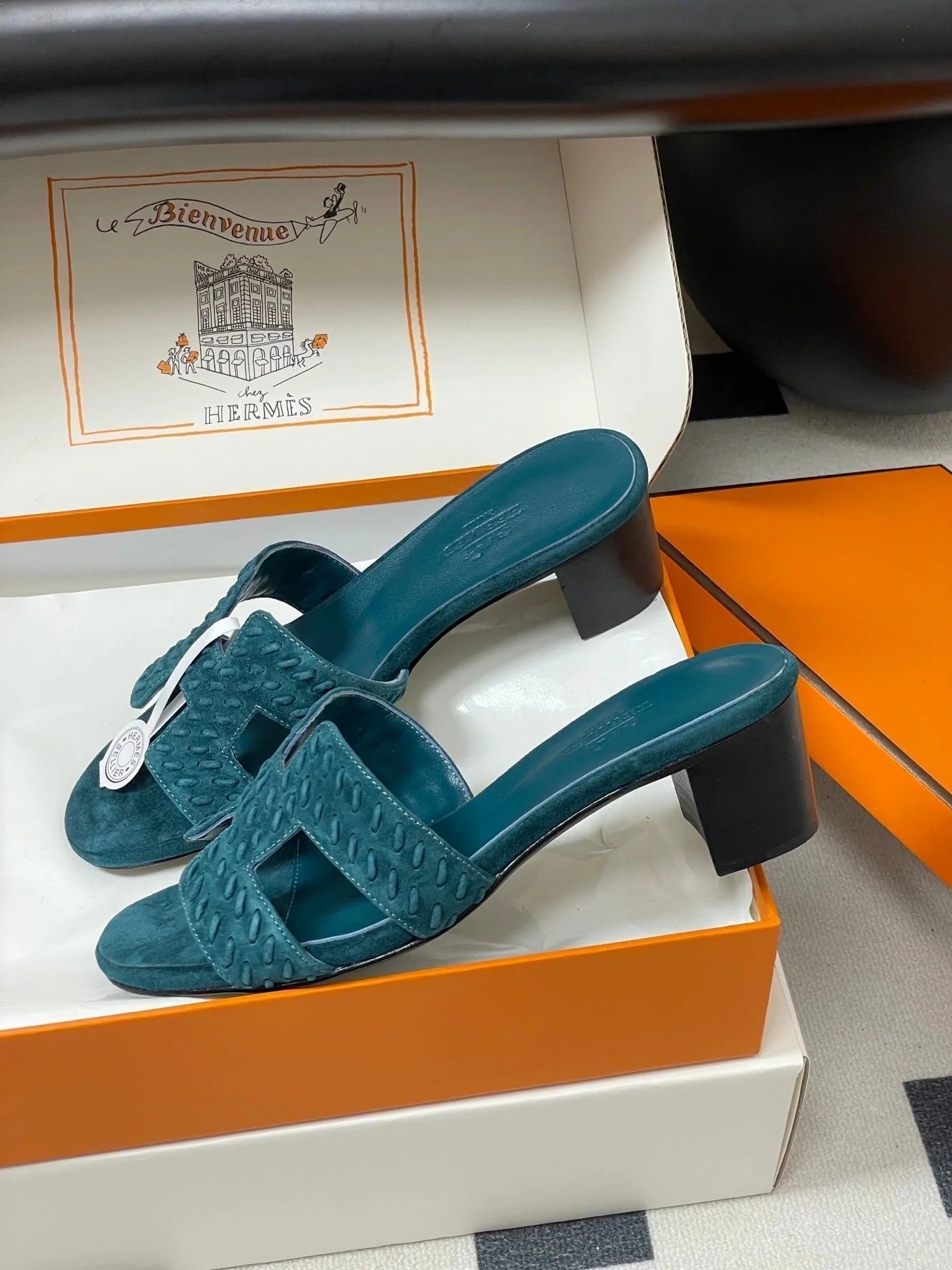 HM 25S ORAN HIGH?HEEL SANDAL IN DARK BLUE SUEDE AND LAMBSKIN