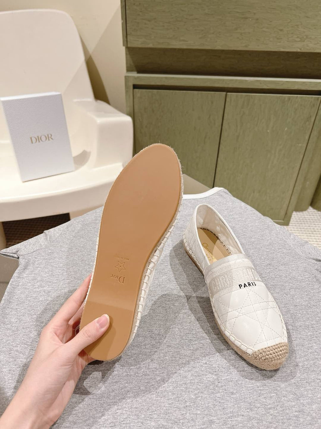 CD 26s Loafers Embroidery White Cowhide 653265