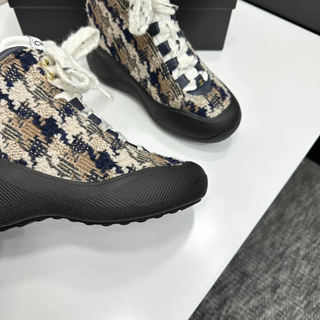 CC 26s Casual Sneakers Black Blue Beige Fabric Sheepskin 626366