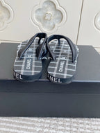 CC 26s Thong Sandals Black Rubber Leather 647679