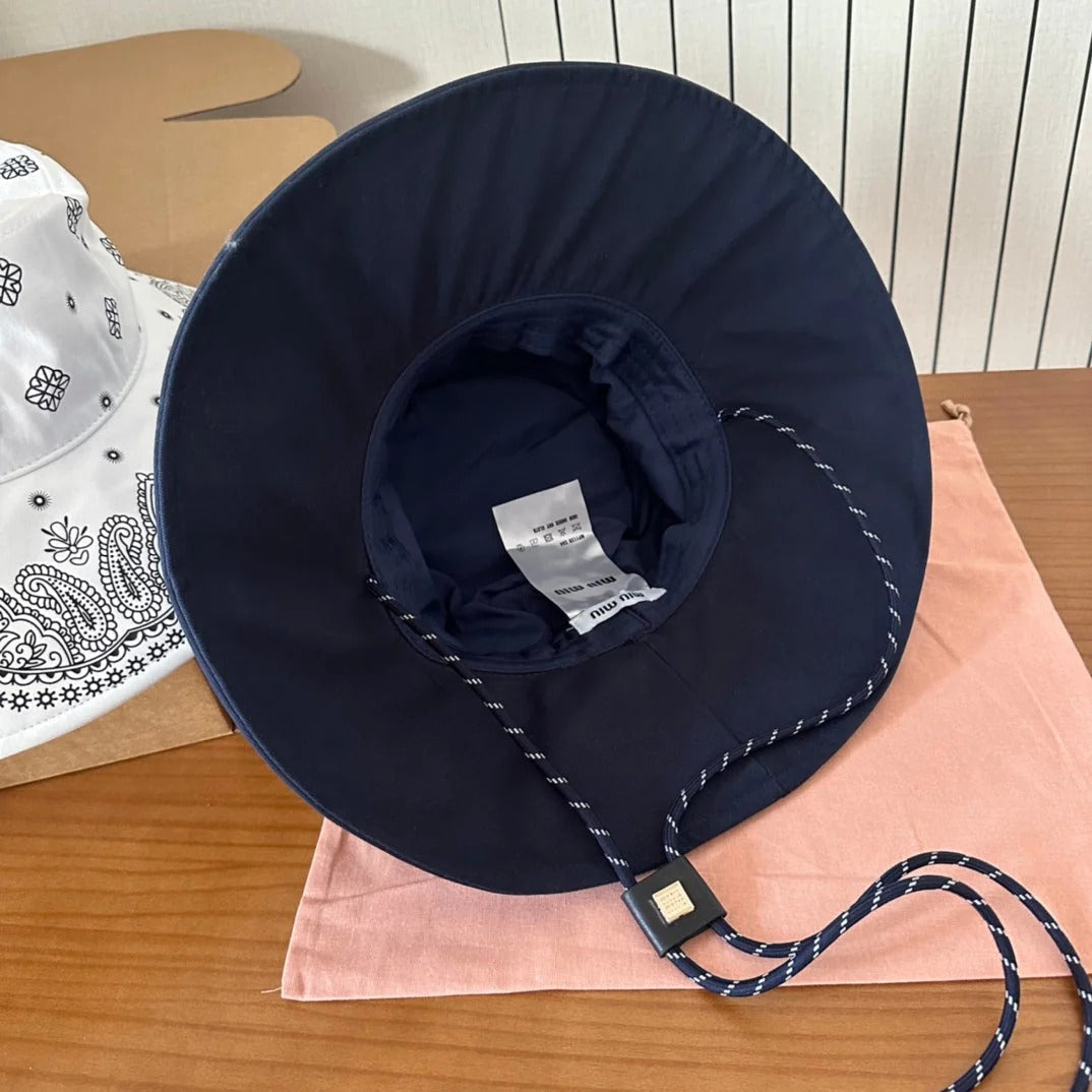 MM BUCKET IN BLACK FABRIC WITH EMBROIDERED PATTERN