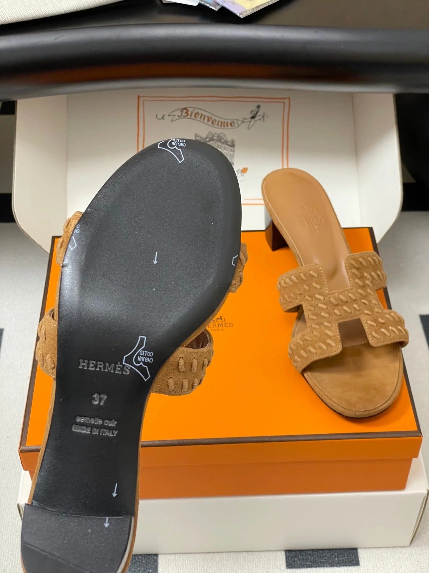HM 25S ORAN HIGH?HEEL SANDAL IN LIGHT BROWN SUEDE AND LAMBSKIN
