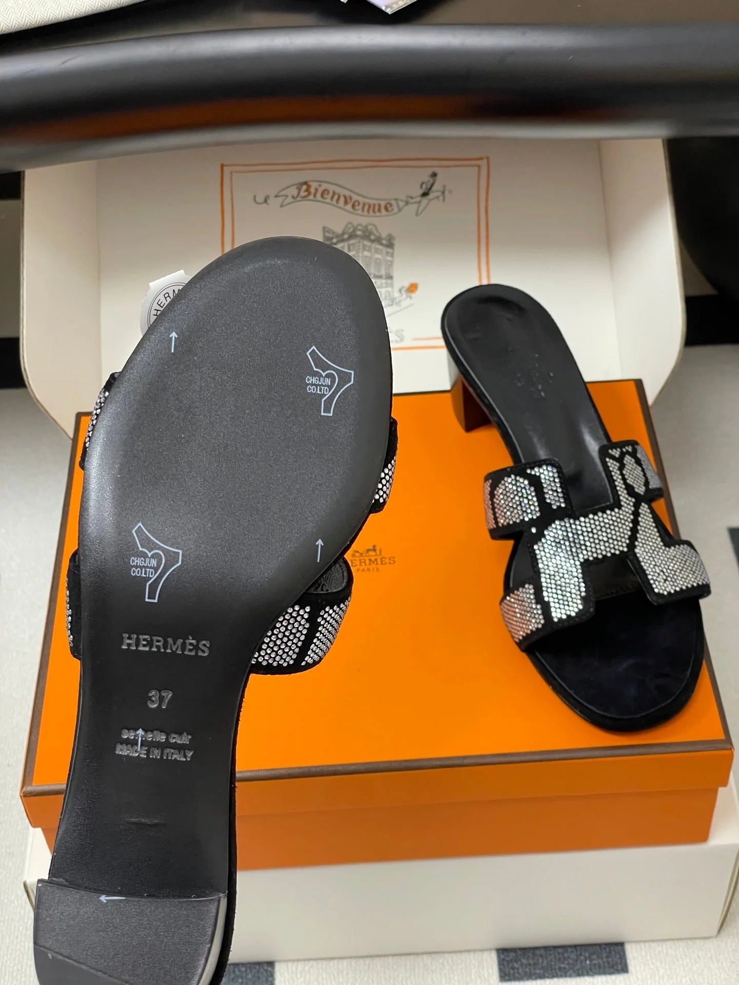 HM 25S ORAN HIGH?HEEL SANDAL 50 MM IN BLACK LAMBSKIN WITH WHITE STONE DETAILS