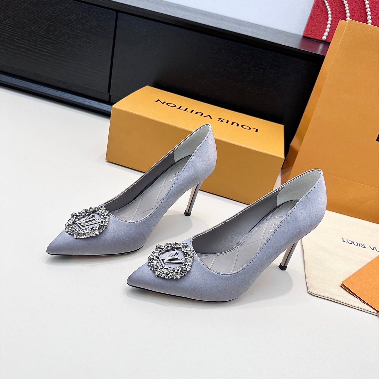 LV 26s Pointed-Toe High Heels 95 Light Lavender Premium Satin 622444