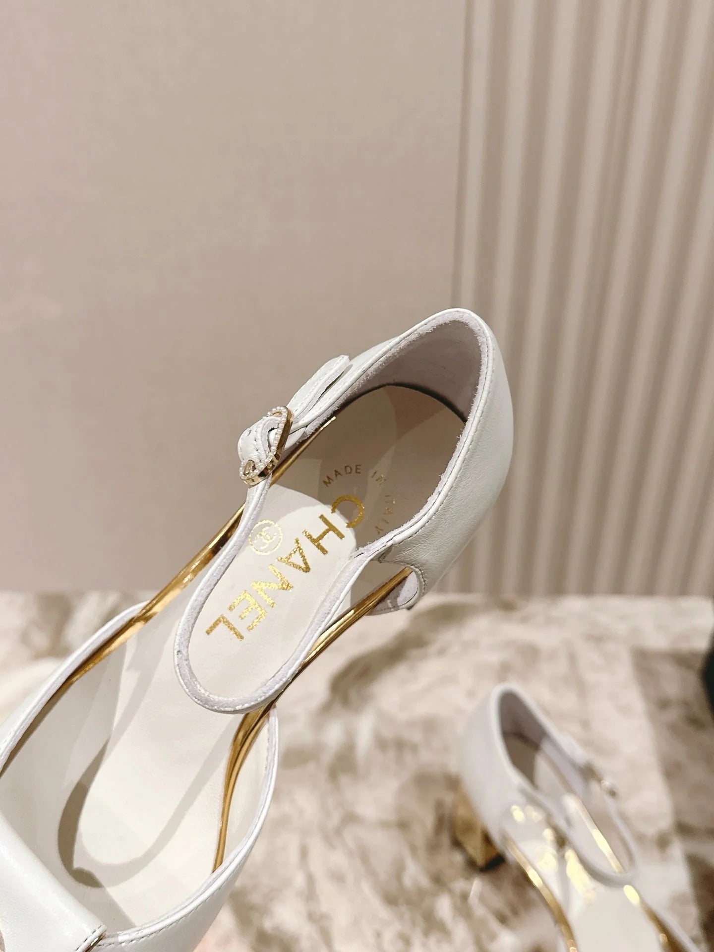 CC 26s Mary Jane Sandals 65 White Sheepskin 658472