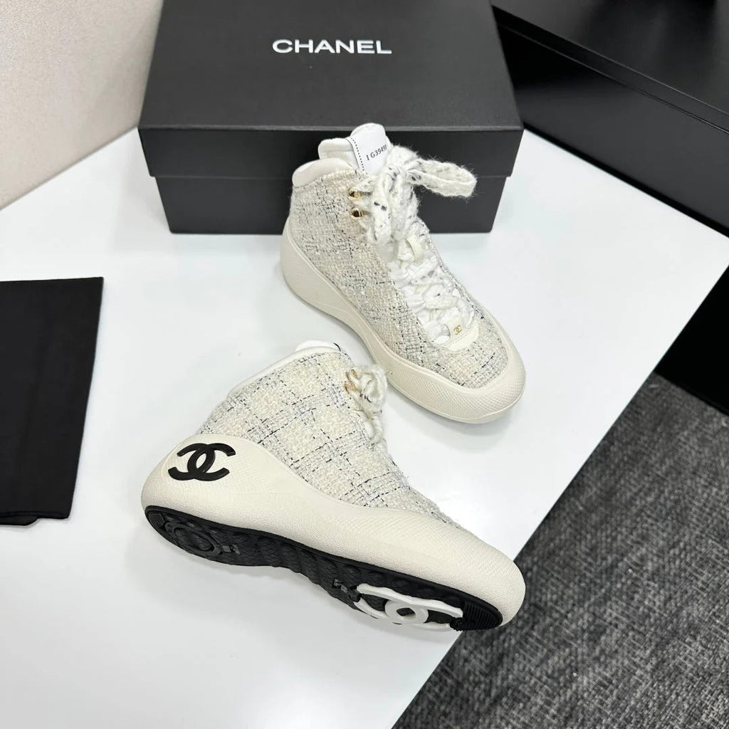 CC 26s Casual Sneakers Ivory Black Fabric Sheepskin 626369