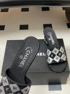 CC 26s Sandals 70 Black Sheepskin Rhinestones 649519